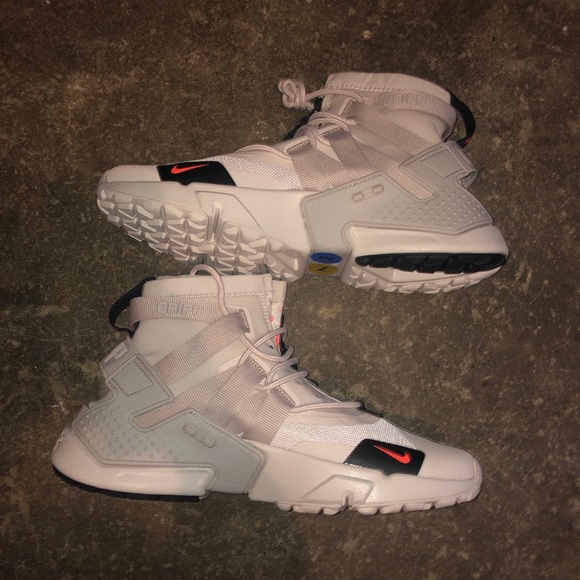 ***SOLD*** Nike Air Huarache Gripp ‘Desert Sand’ - Picture 1 of 8